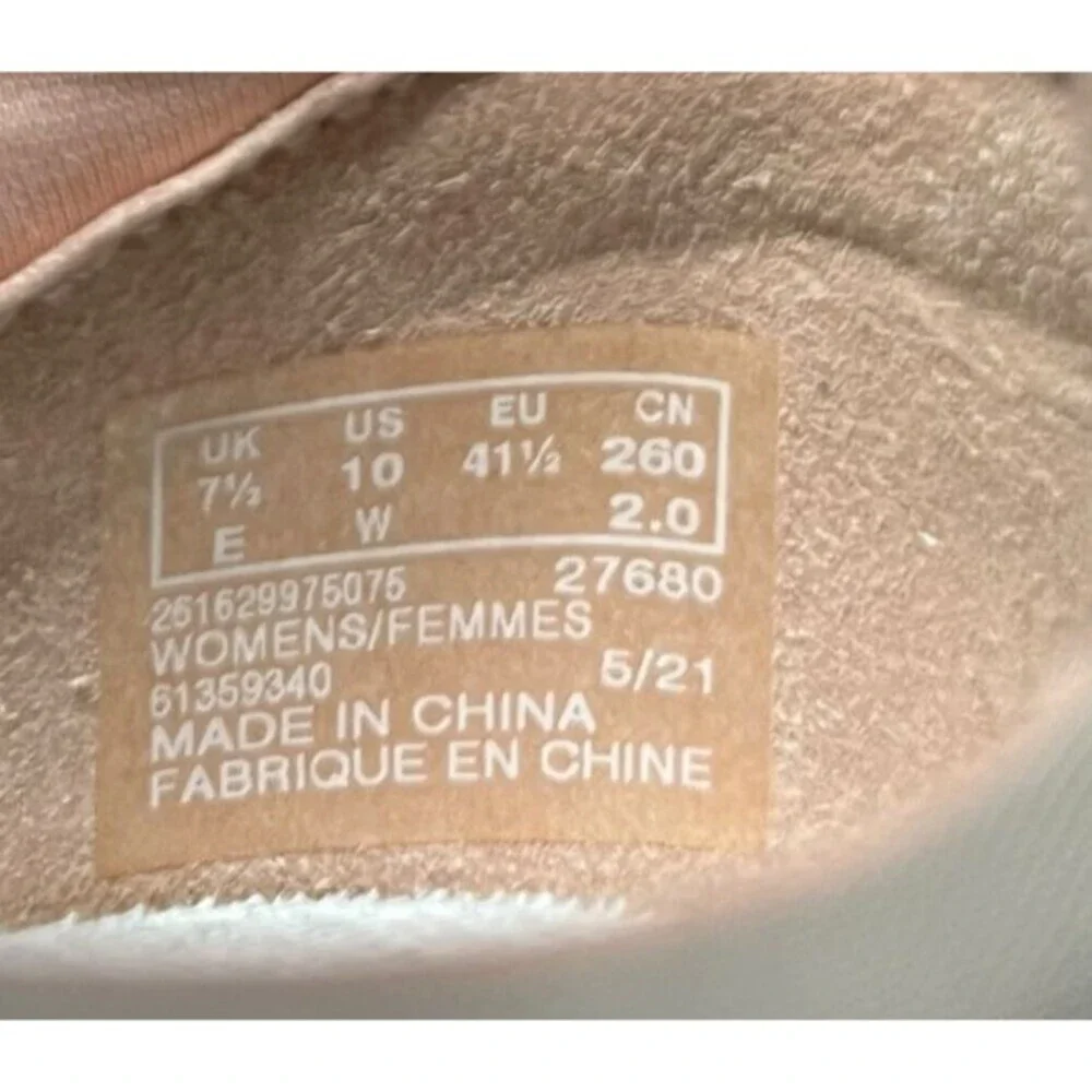 Clarks Shoes Women's Size 10 W Taupe Chevron Cloudsteppers Slip On